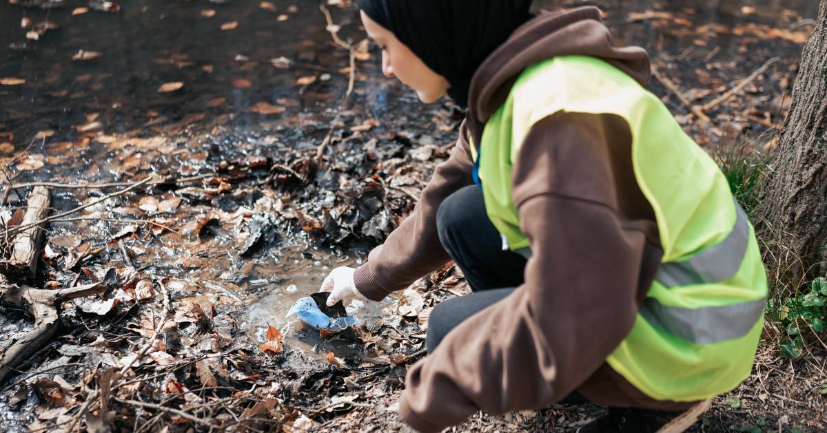 How to Start a Litter Removal Business