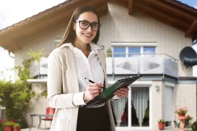 House Mortgage And Loan Property Appraiser Woman