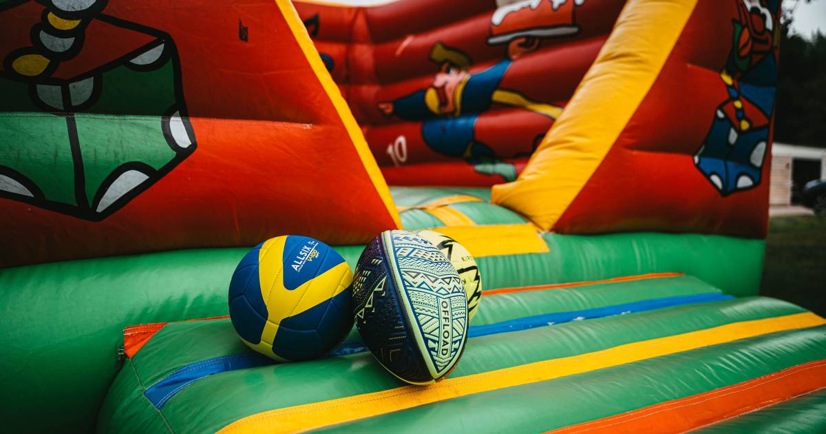 How to Start an Inflatable Bounce House Business